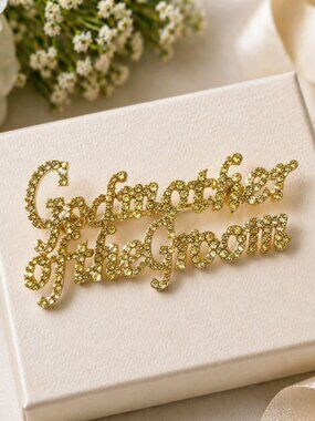 Bridal Party Brooch Pins (Godmother of the Groom (Gold))